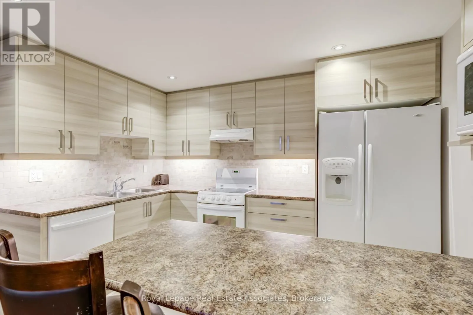 20 CANNINGTON CRESCENT