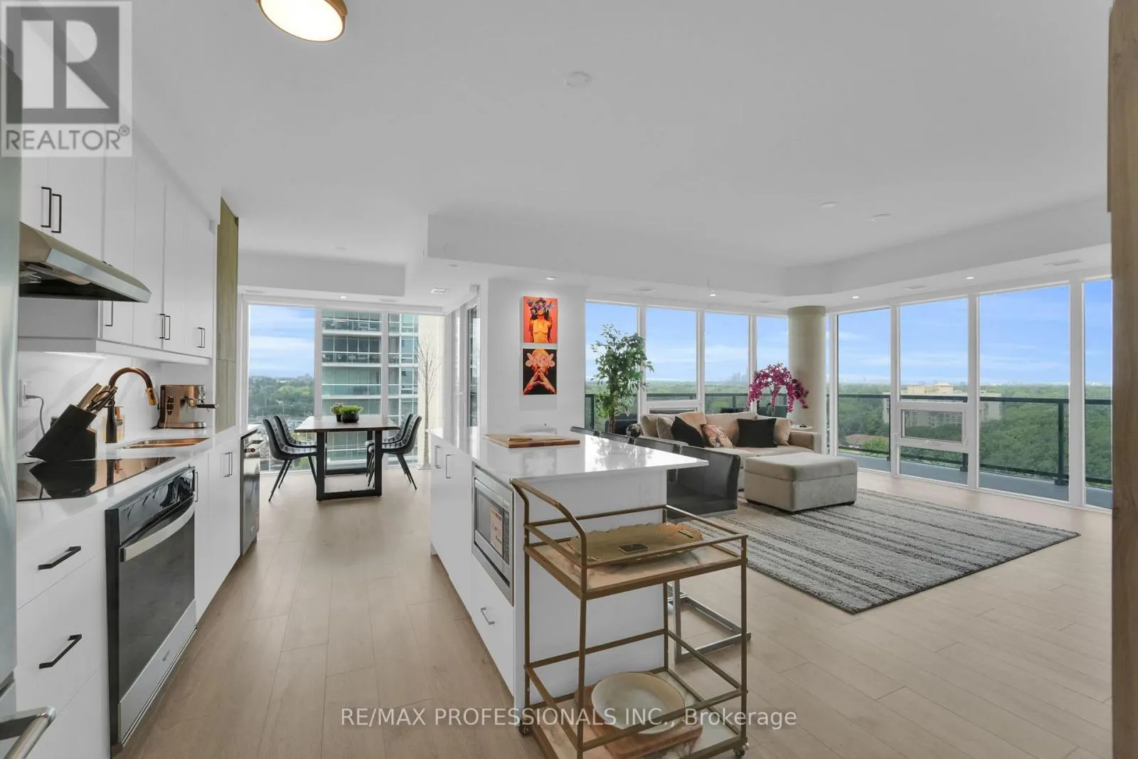 1402 - 1035 SOUTHDOWN ROAD