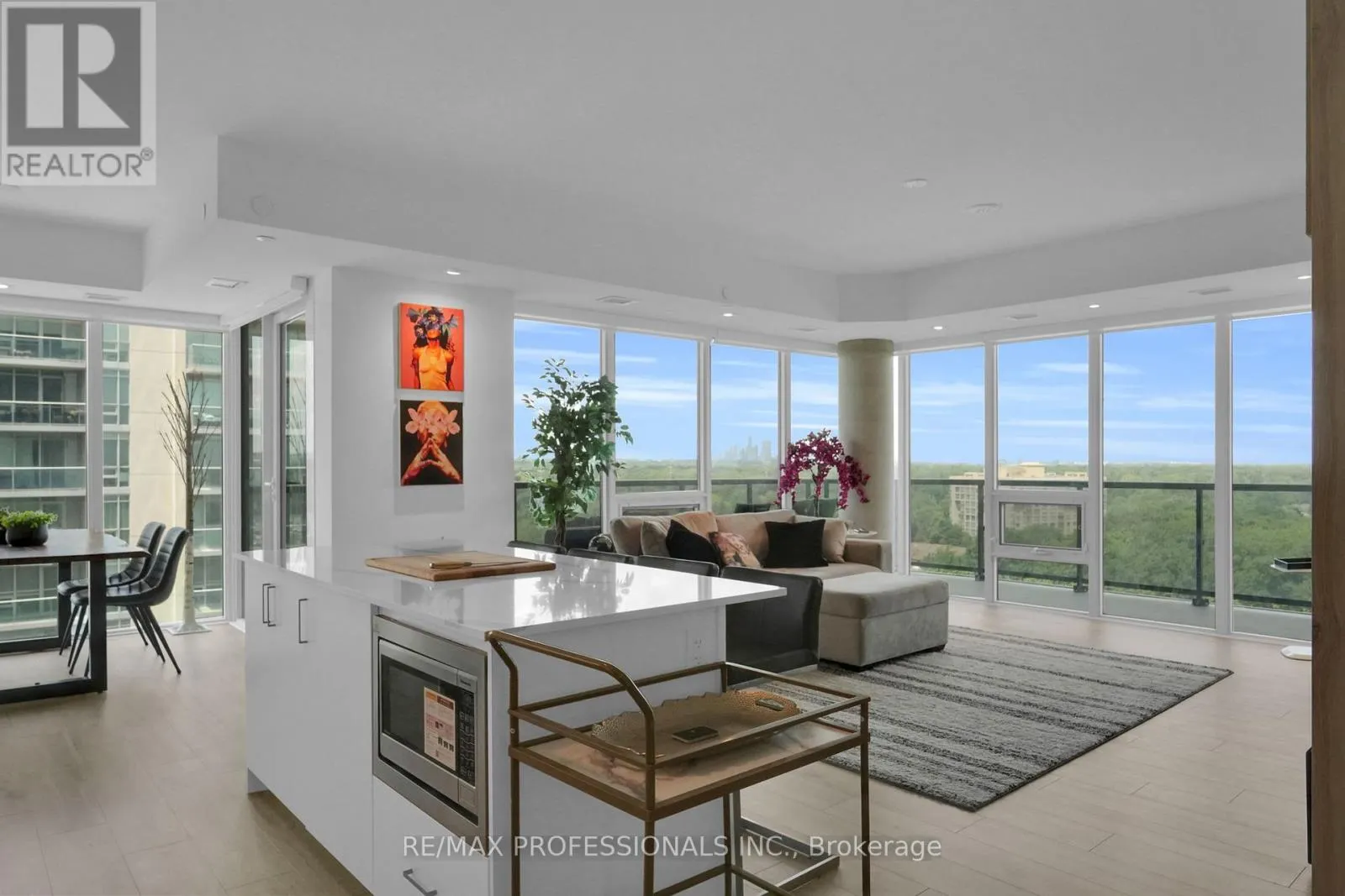 1402 - 1035 SOUTHDOWN ROAD