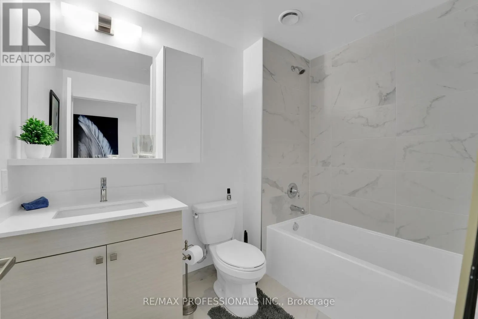 1402 - 1035 SOUTHDOWN ROAD