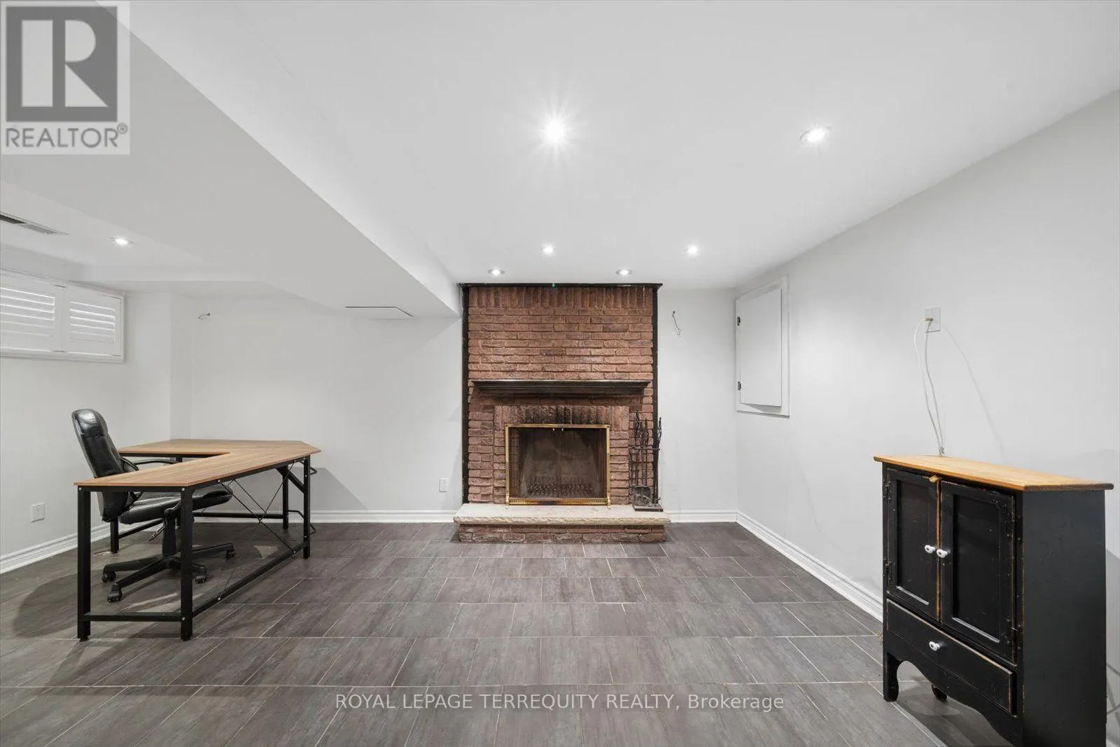 1825 HYDE MILL CRESCENT