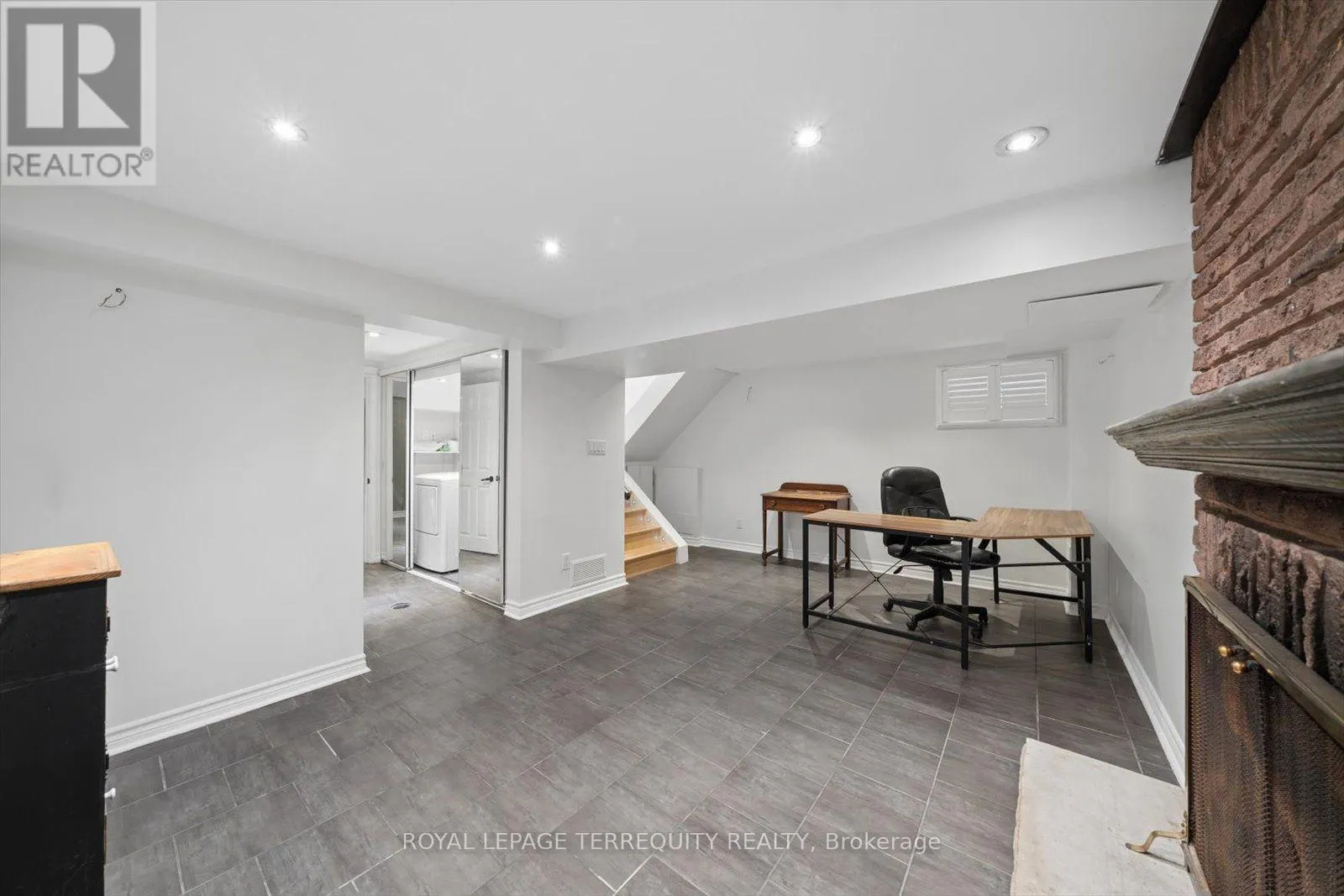 1825 HYDE MILL CRESCENT