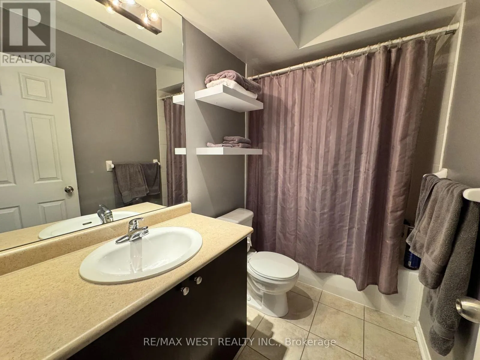 136 - 60 FAIRWOOD CIRCLE