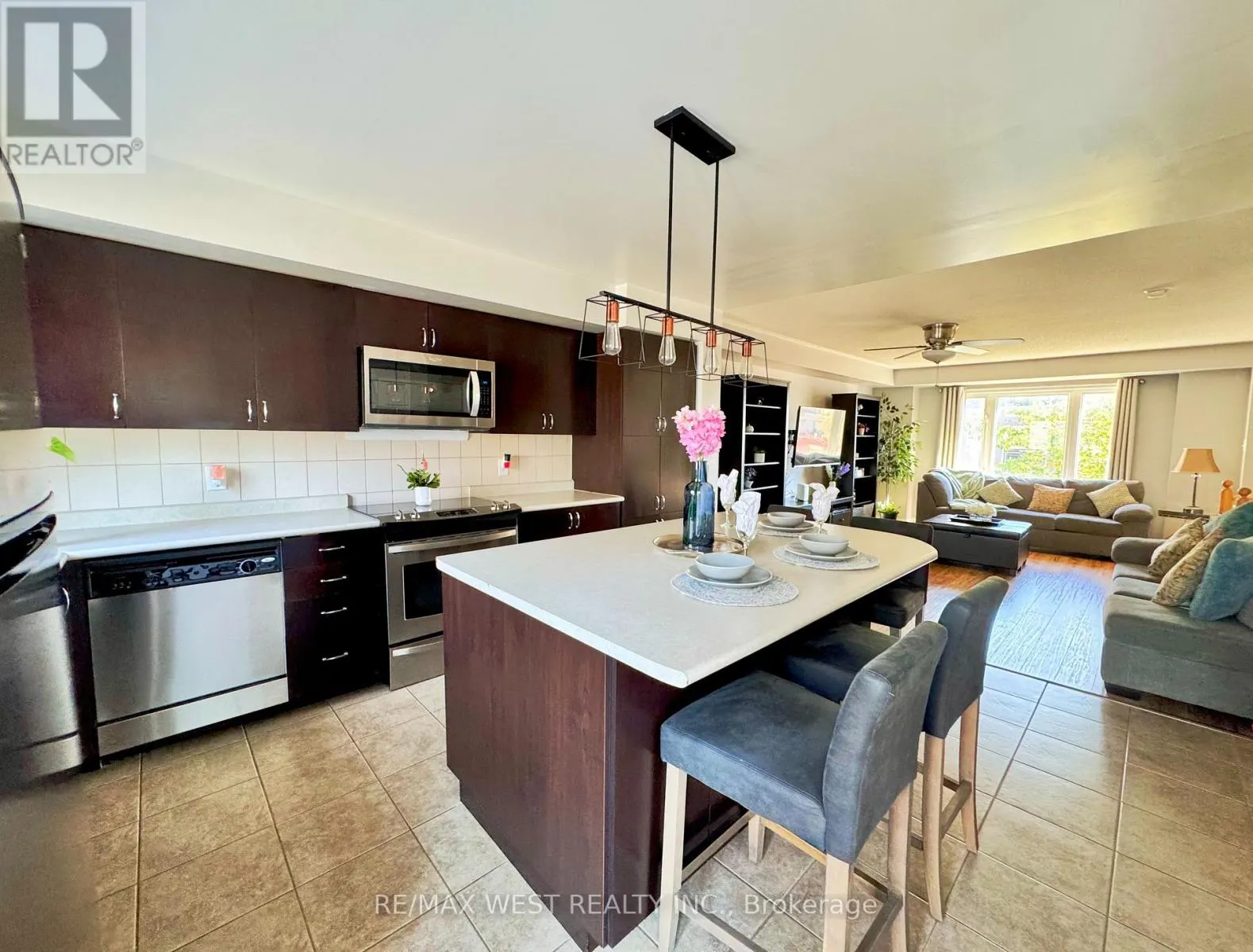 136 - 60 FAIRWOOD CIRCLE