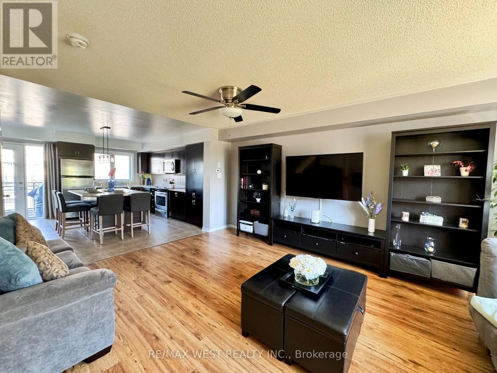136 - 60 FAIRWOOD CIRCLE