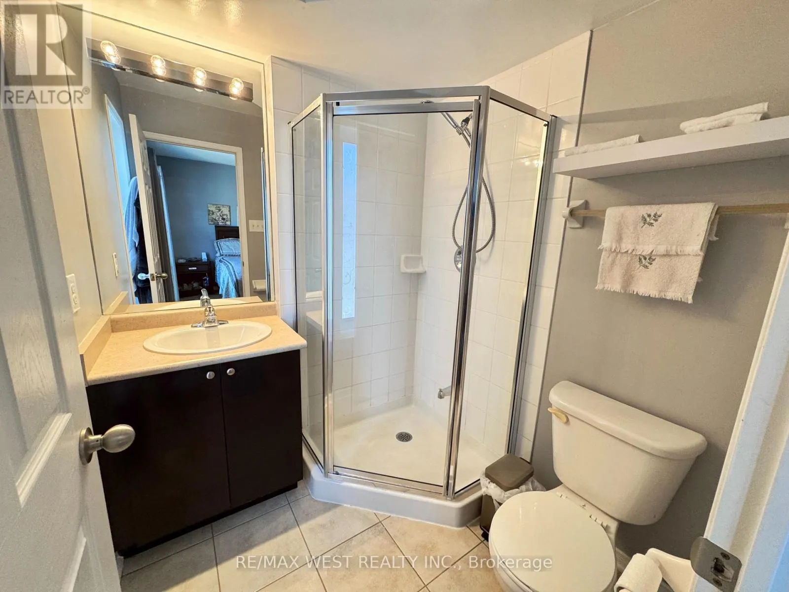 136 - 60 FAIRWOOD CIRCLE