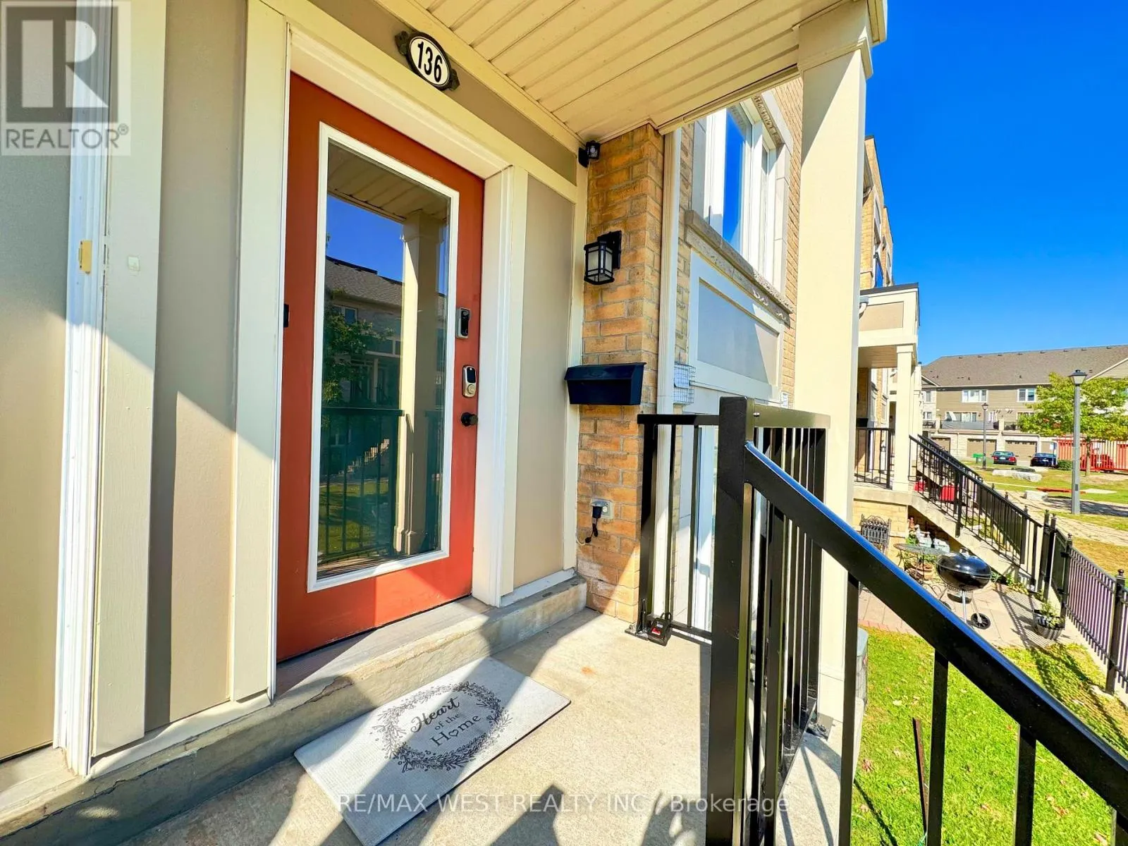 136 - 60 FAIRWOOD CIRCLE