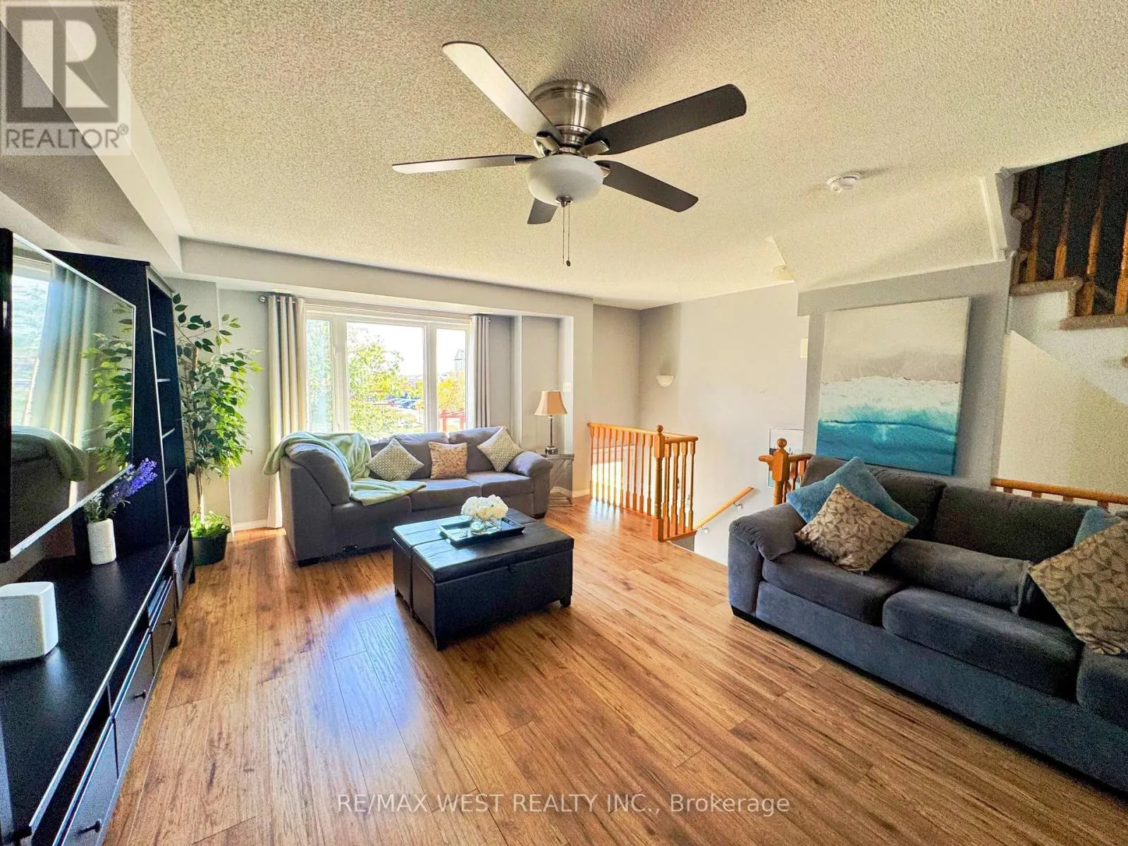 136 - 60 FAIRWOOD CIRCLE