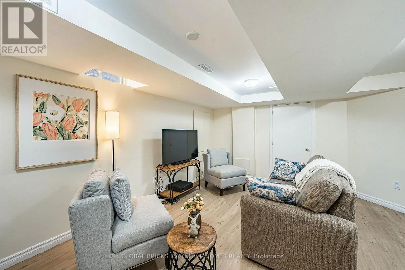 6348 NEWCOMBE DRIVE