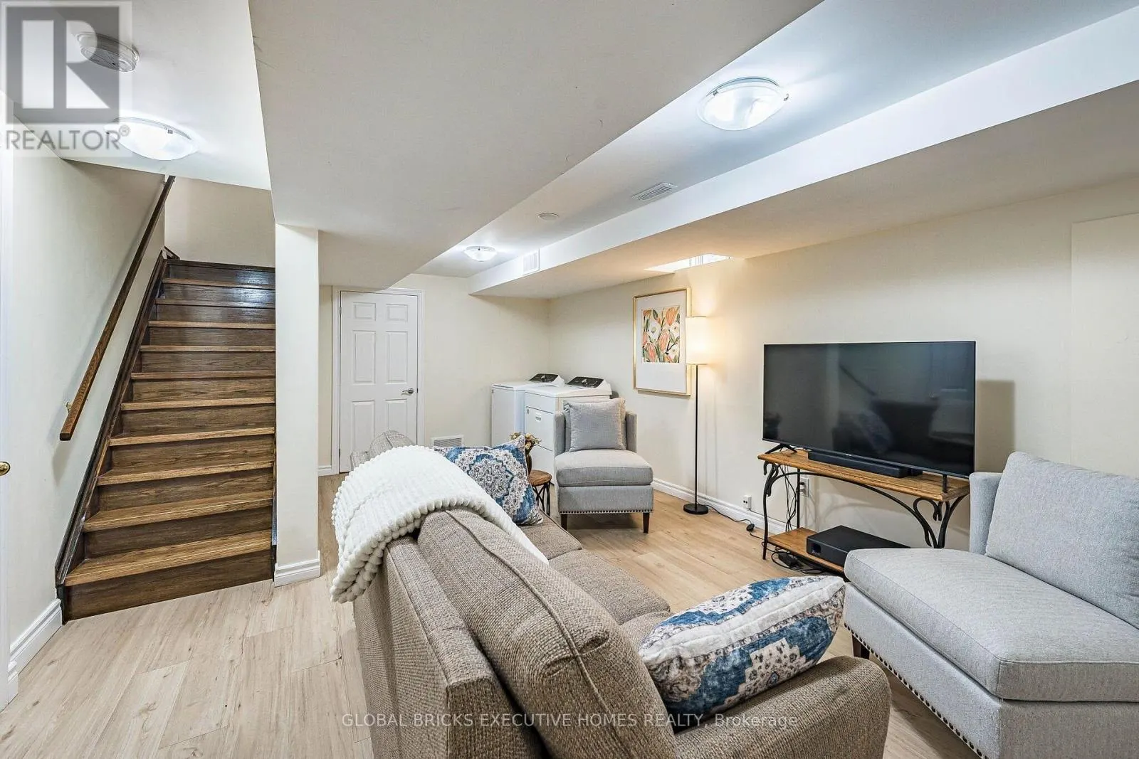 6348 NEWCOMBE DRIVE