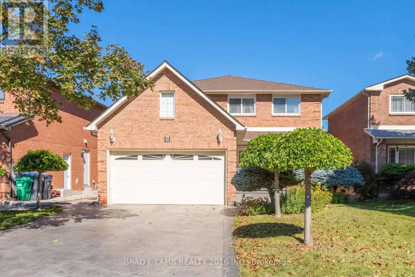8 BURNLEY PLACE