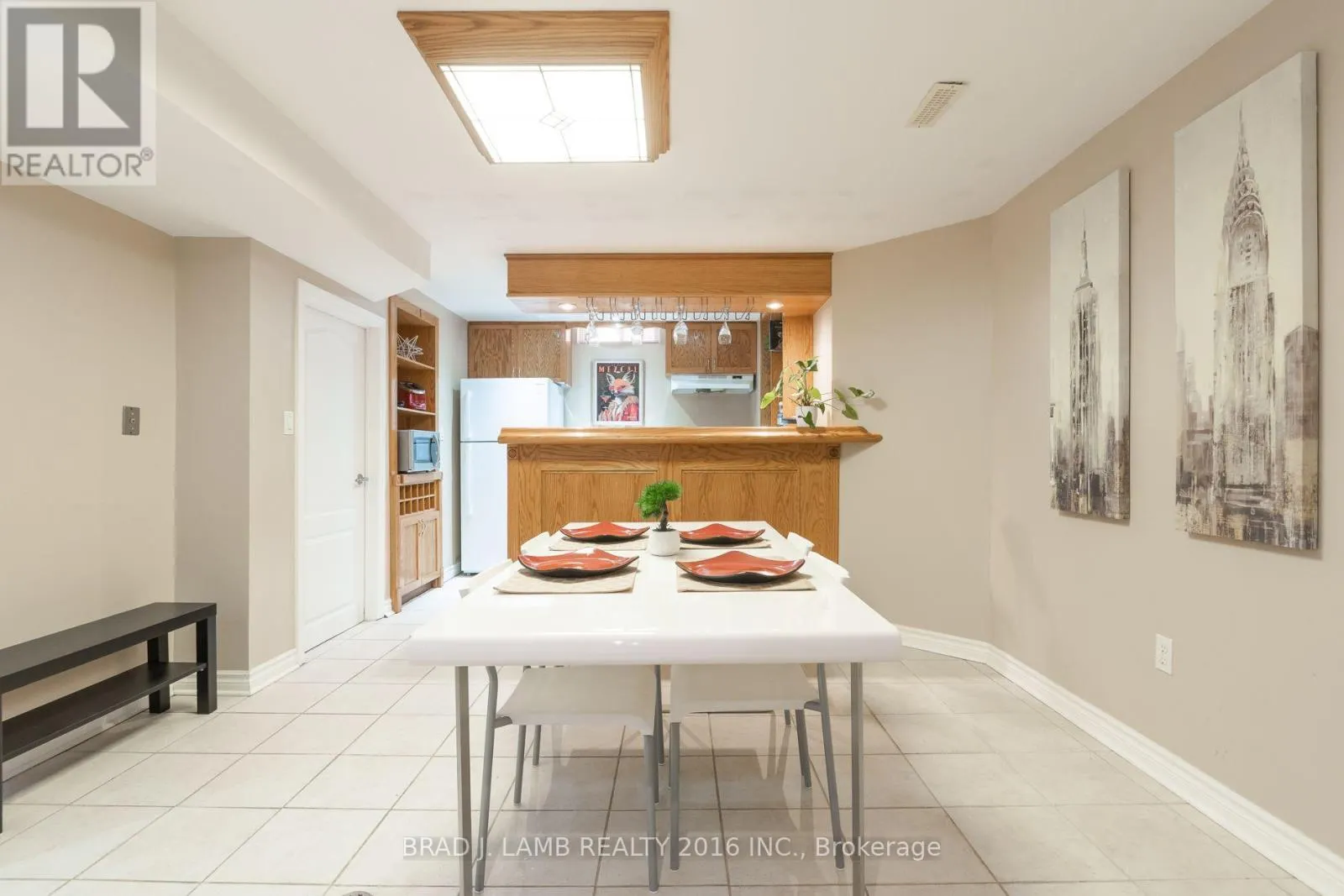 8 BURNLEY PLACE