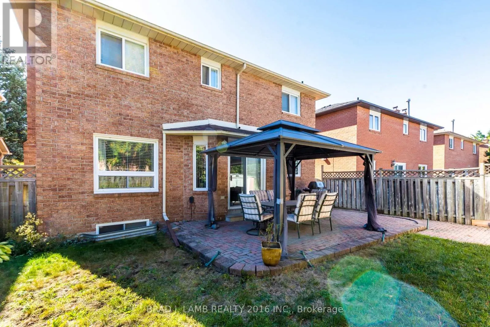 8 BURNLEY PLACE