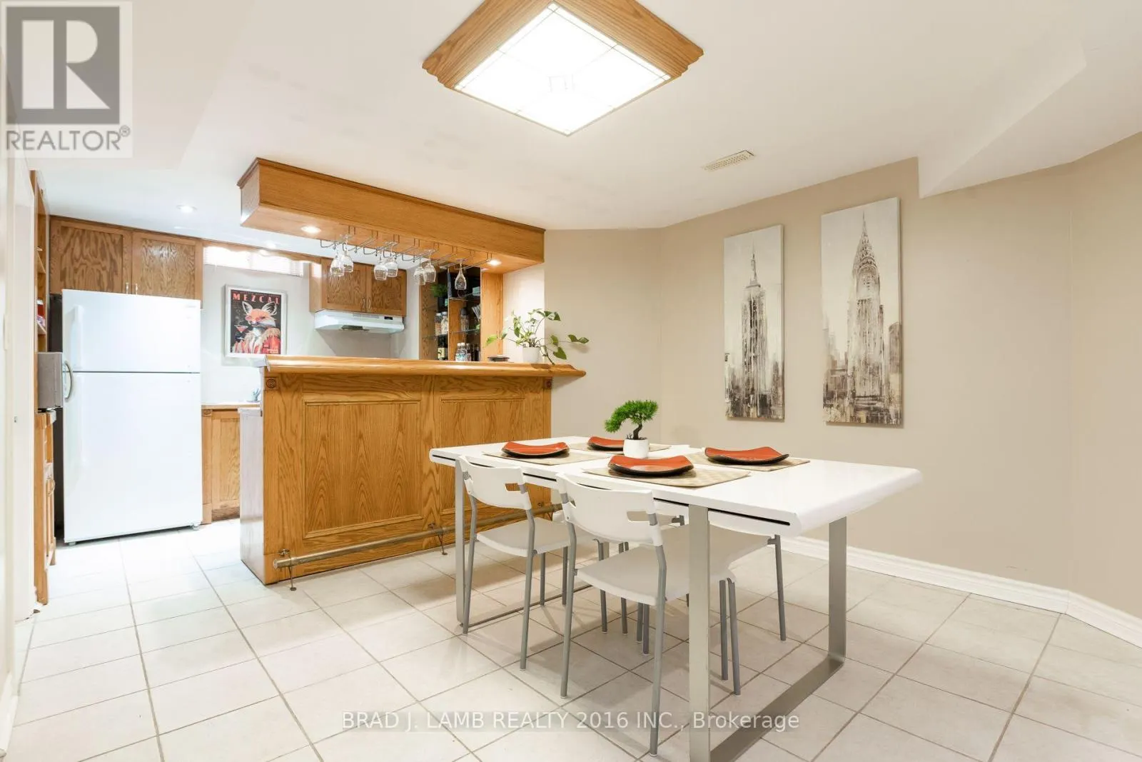 8 BURNLEY PLACE