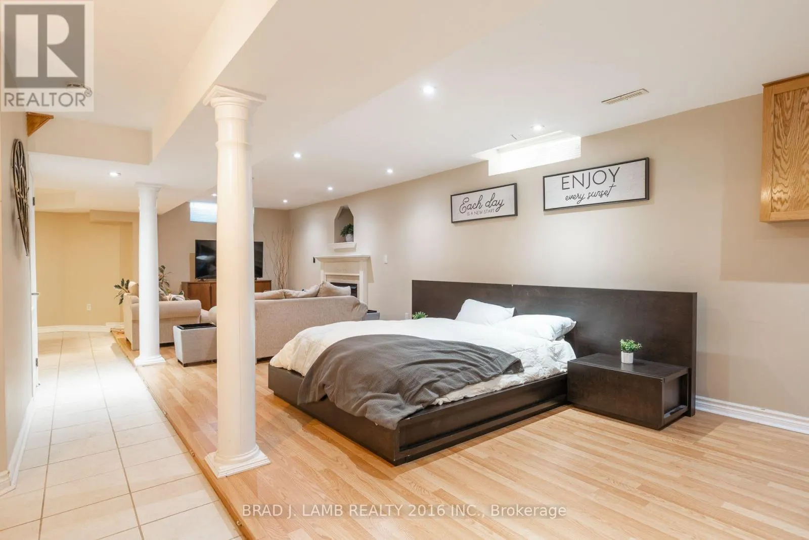 8 BURNLEY PLACE