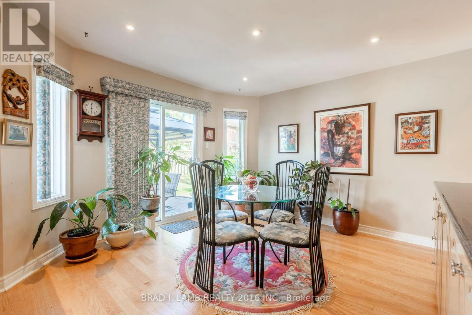 8 BURNLEY PLACE