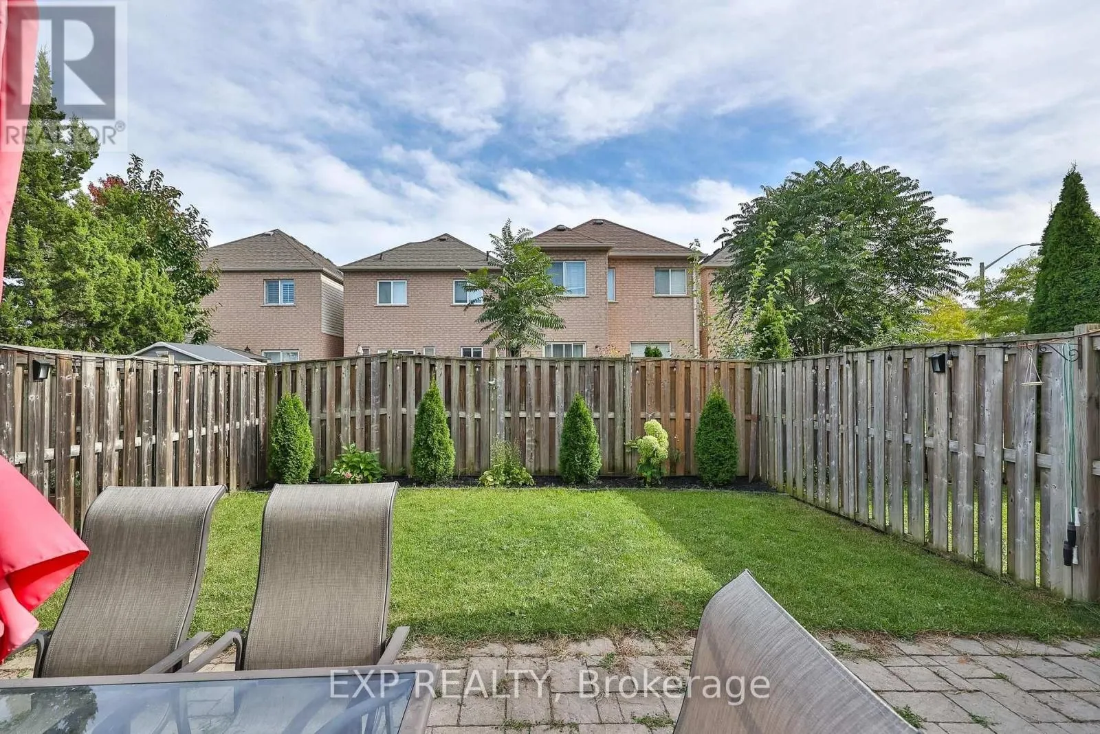 4882 VIENNA COURT