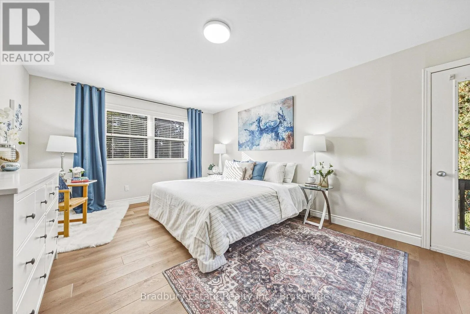 1106 HUNTLEY COURT
