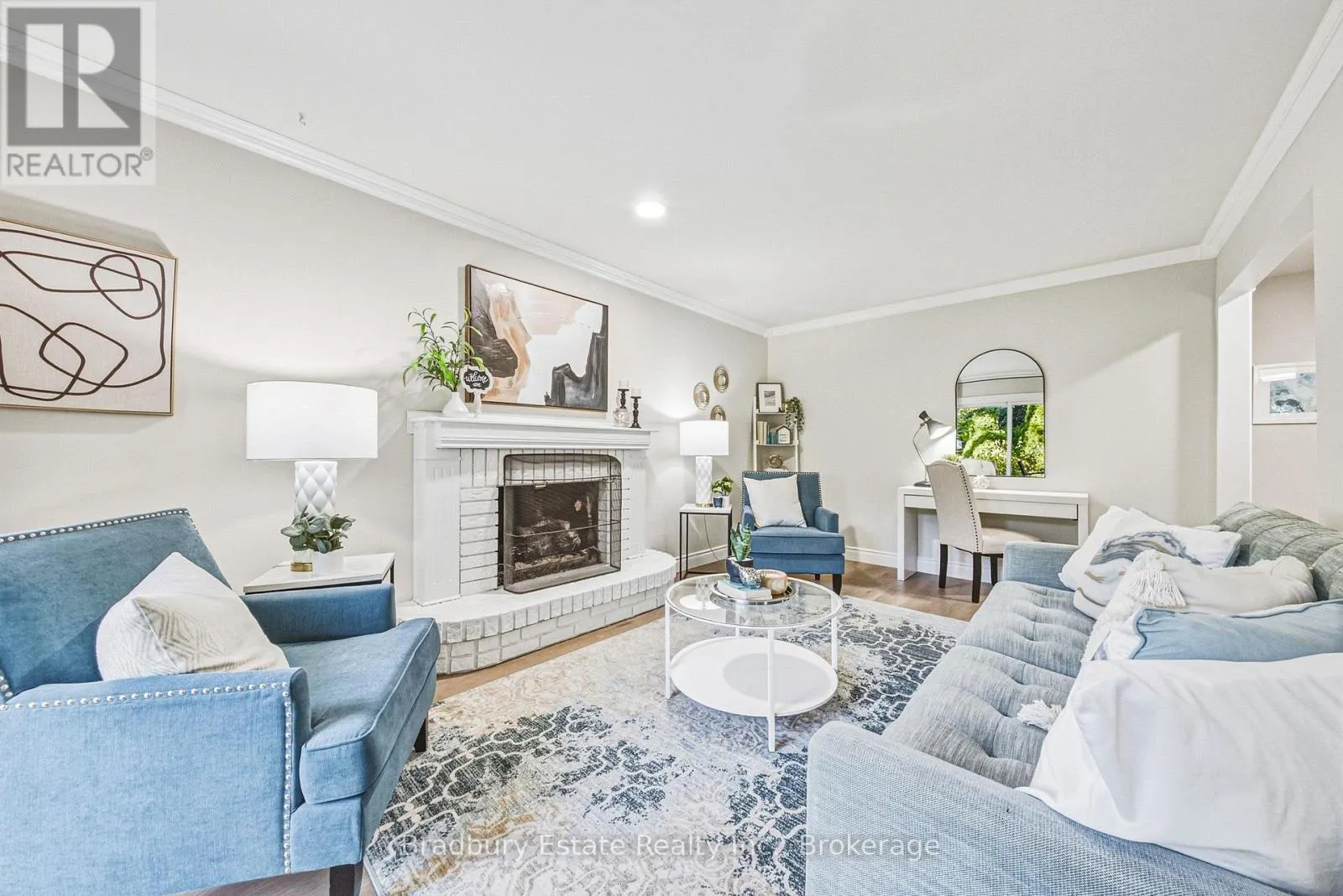1106 HUNTLEY COURT