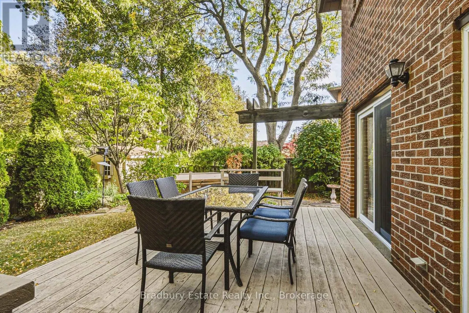 1106 HUNTLEY COURT