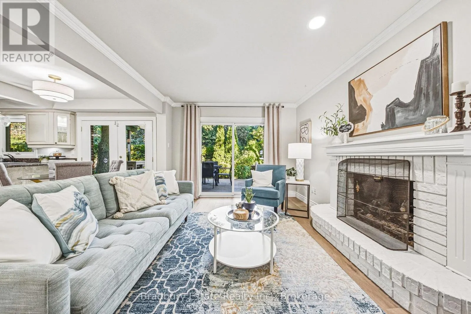 1106 HUNTLEY COURT
