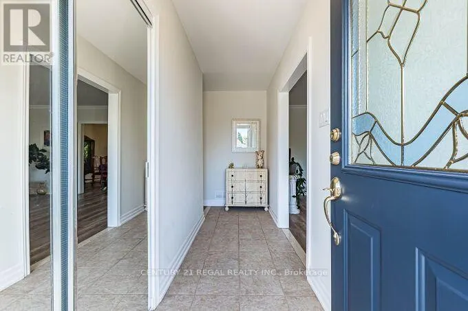 2 ALDERBURY CRESCENT