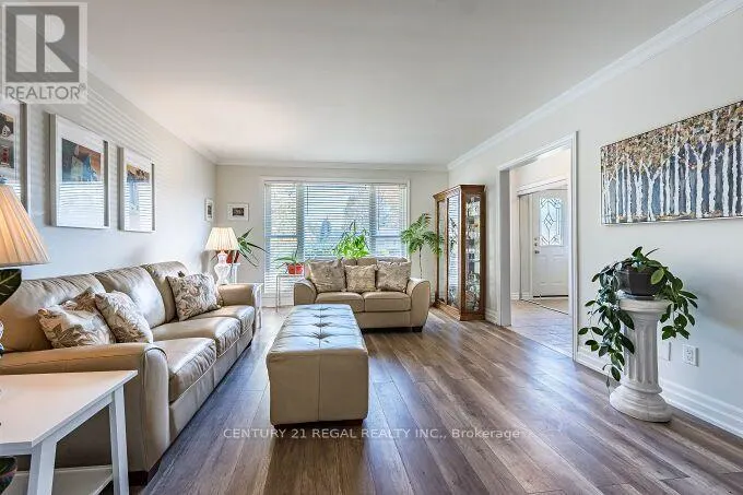 2 ALDERBURY CRESCENT