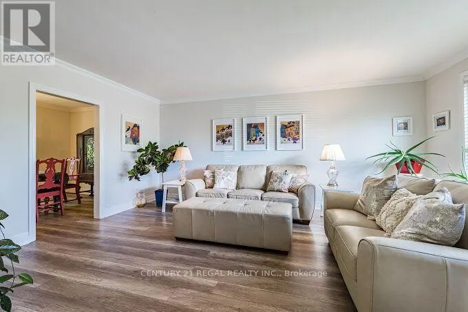 2 ALDERBURY CRESCENT