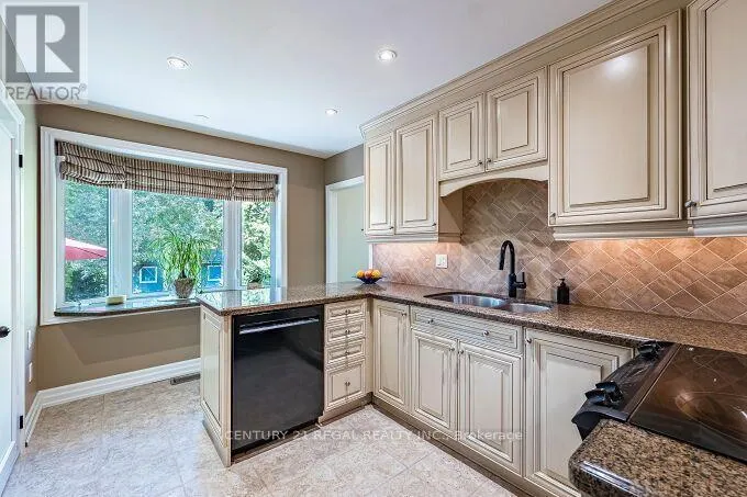 2 ALDERBURY CRESCENT
