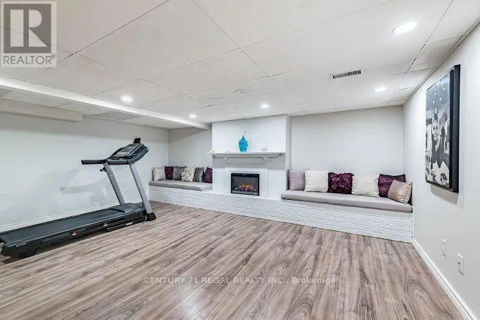 2 ALDERBURY CRESCENT