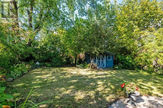 2 ALDERBURY CRESCENT