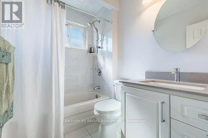 2 ALDERBURY CRESCENT