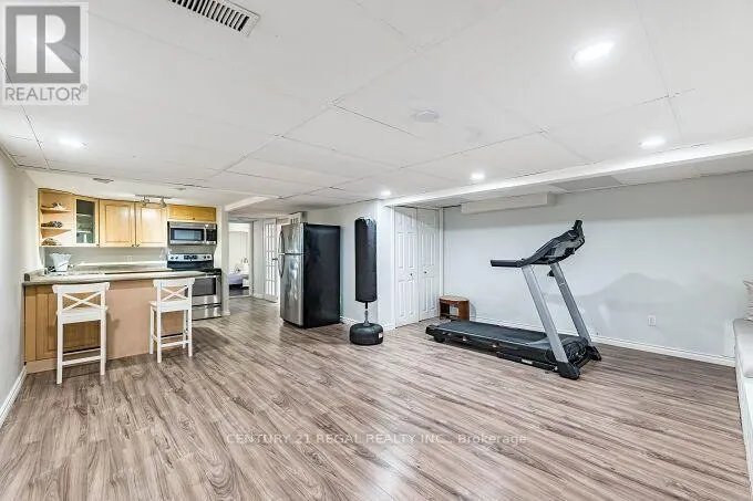 2 ALDERBURY CRESCENT
