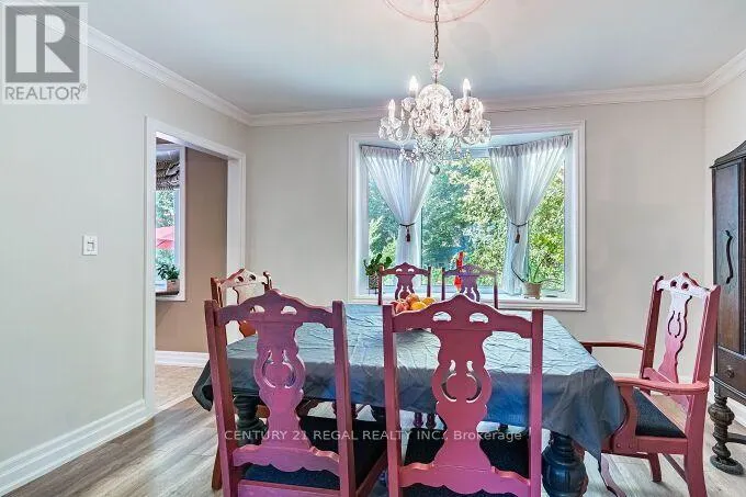 2 ALDERBURY CRESCENT