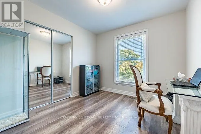 2 ALDERBURY CRESCENT