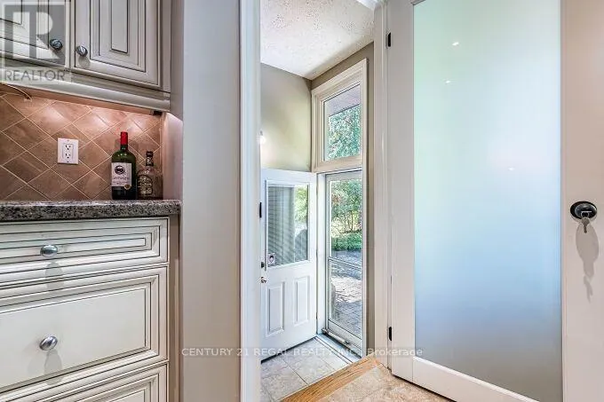 2 ALDERBURY CRESCENT