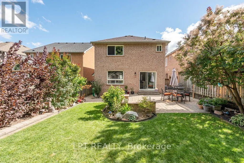 16 OAK GARDENS COURT