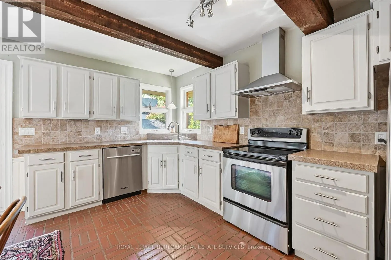 362 OAKWOOD DRIVE