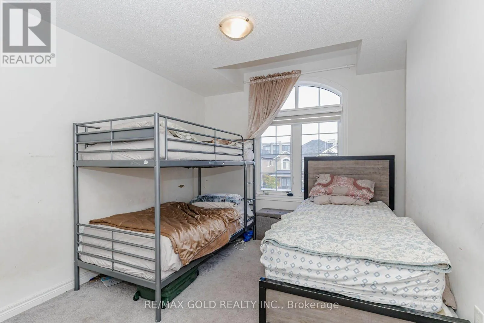 84 PALLESCHI DRIVE