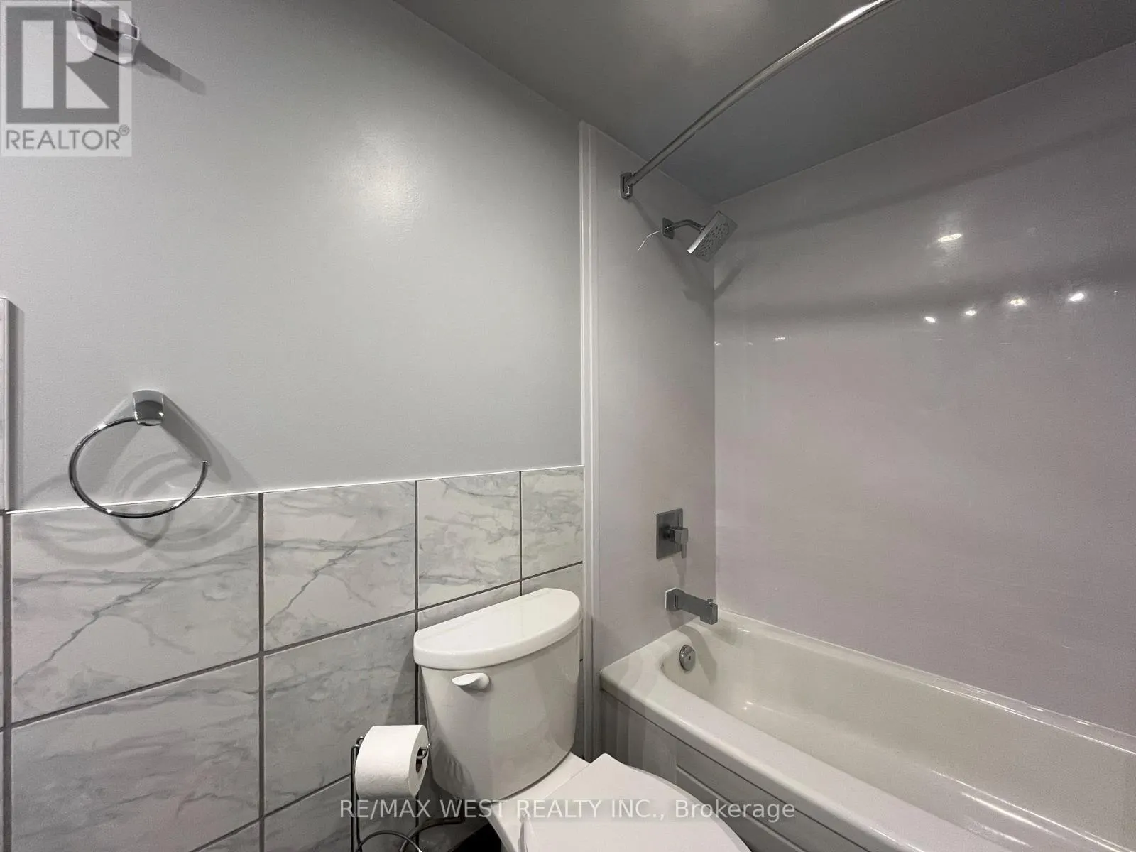 1007 - 300 WEBB DRIVE