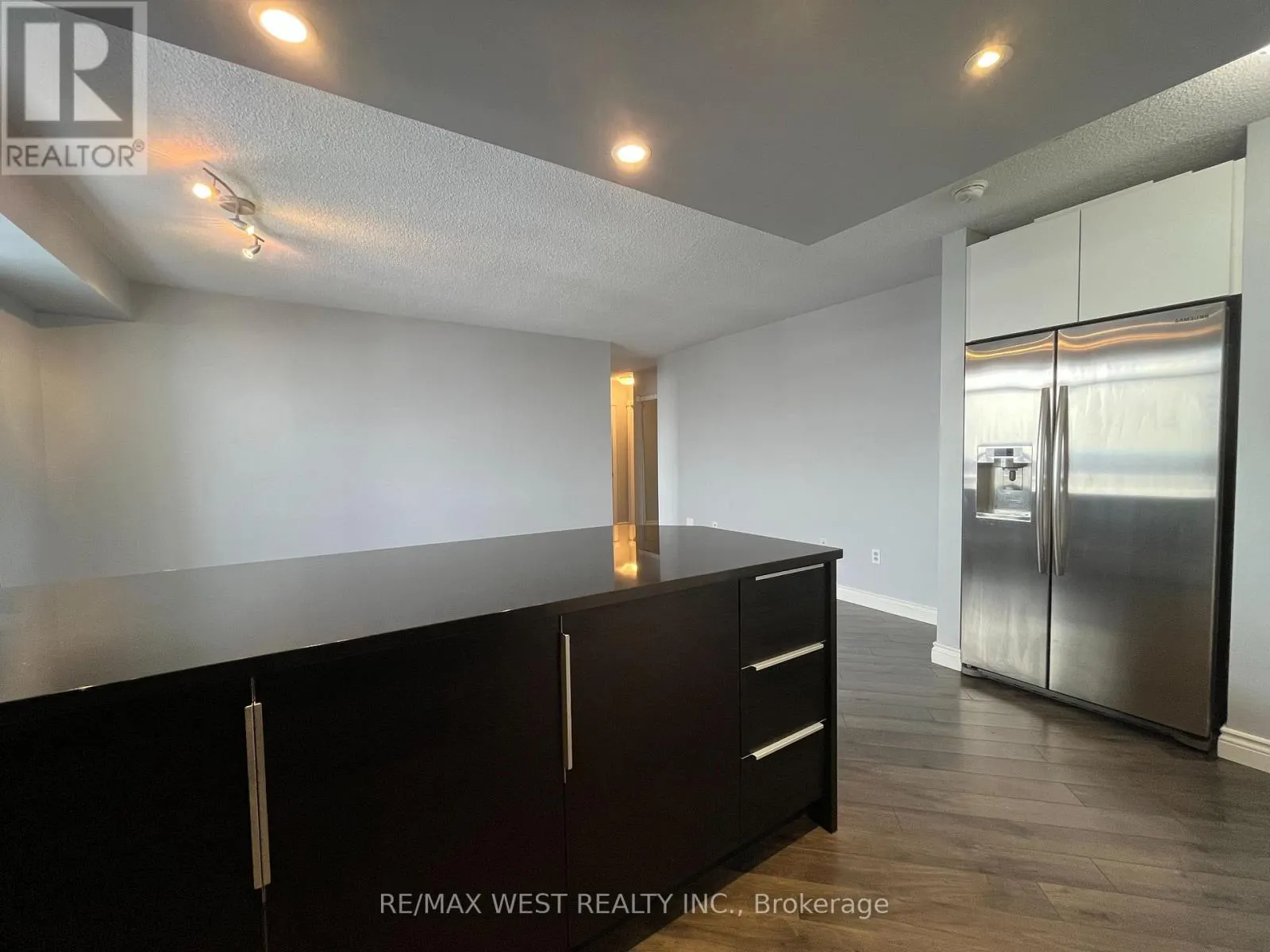 1007 - 300 WEBB DRIVE
