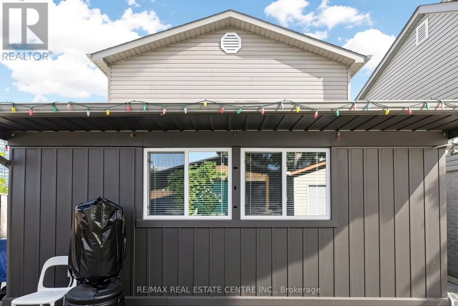 1 HAWKINS COURT