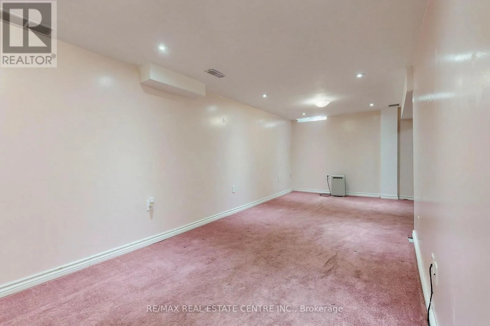 1 HAWKINS COURT