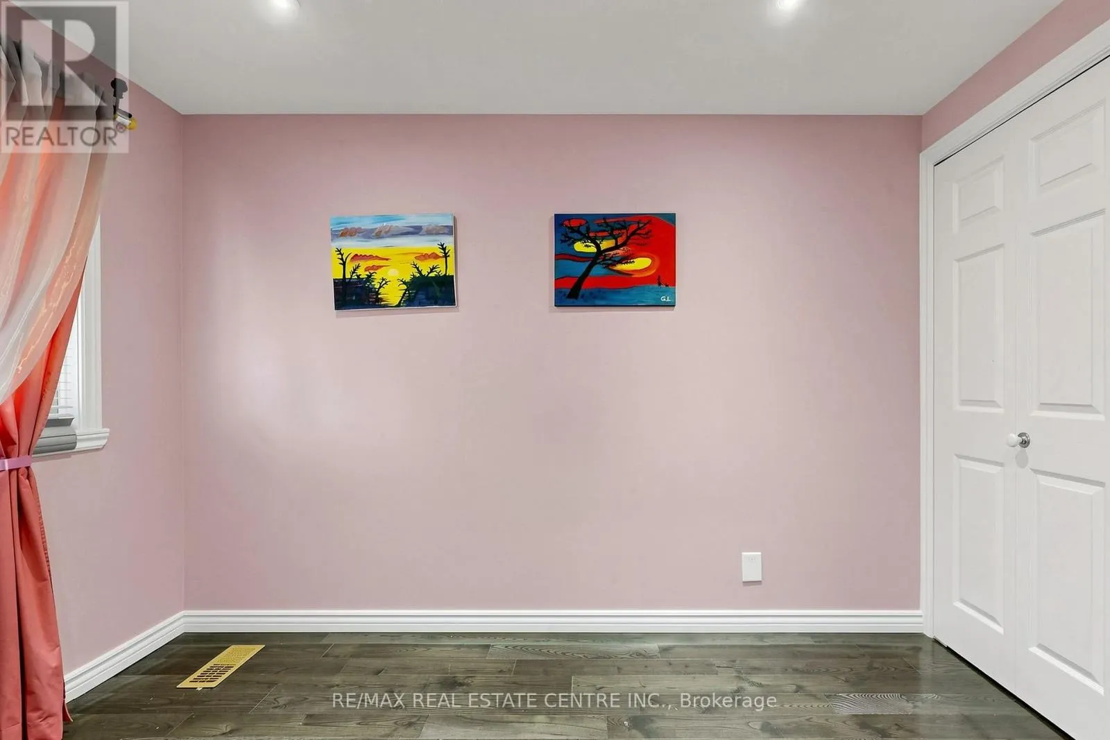 1 HAWKINS COURT