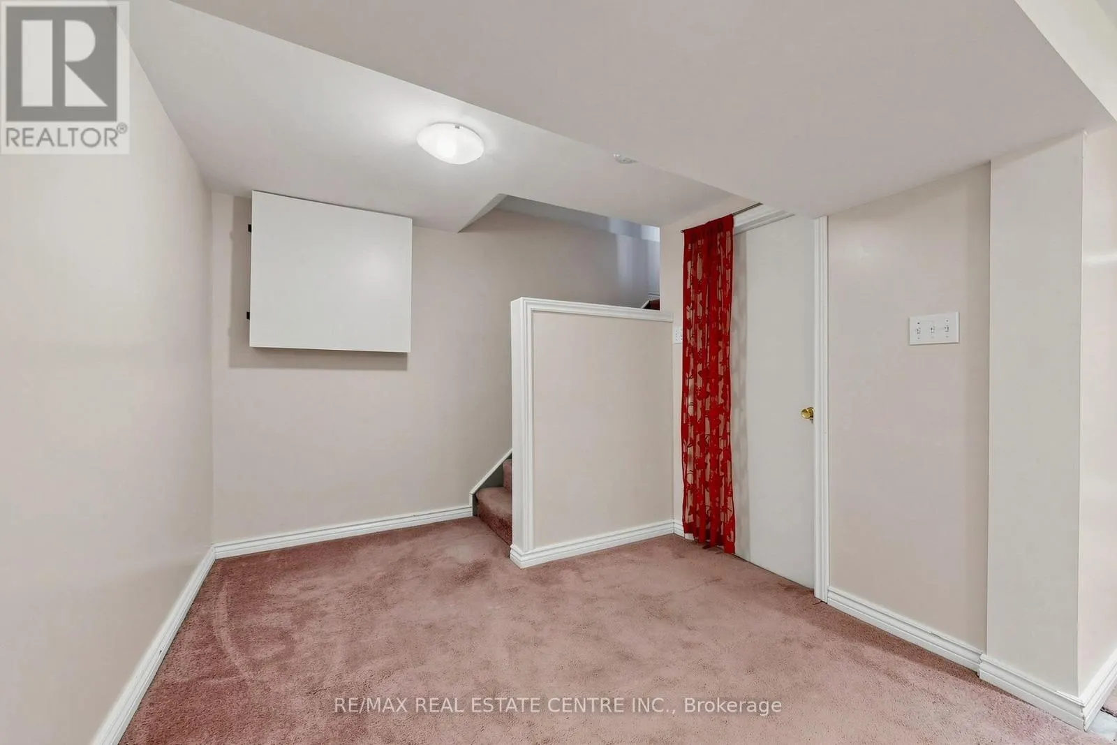 1 HAWKINS COURT