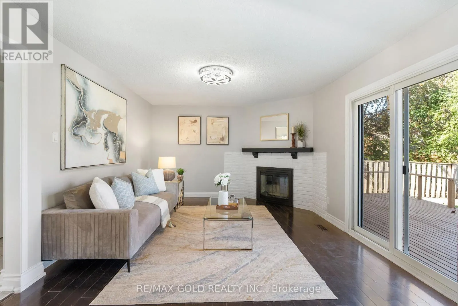 45 PARKSIDE DRIVE