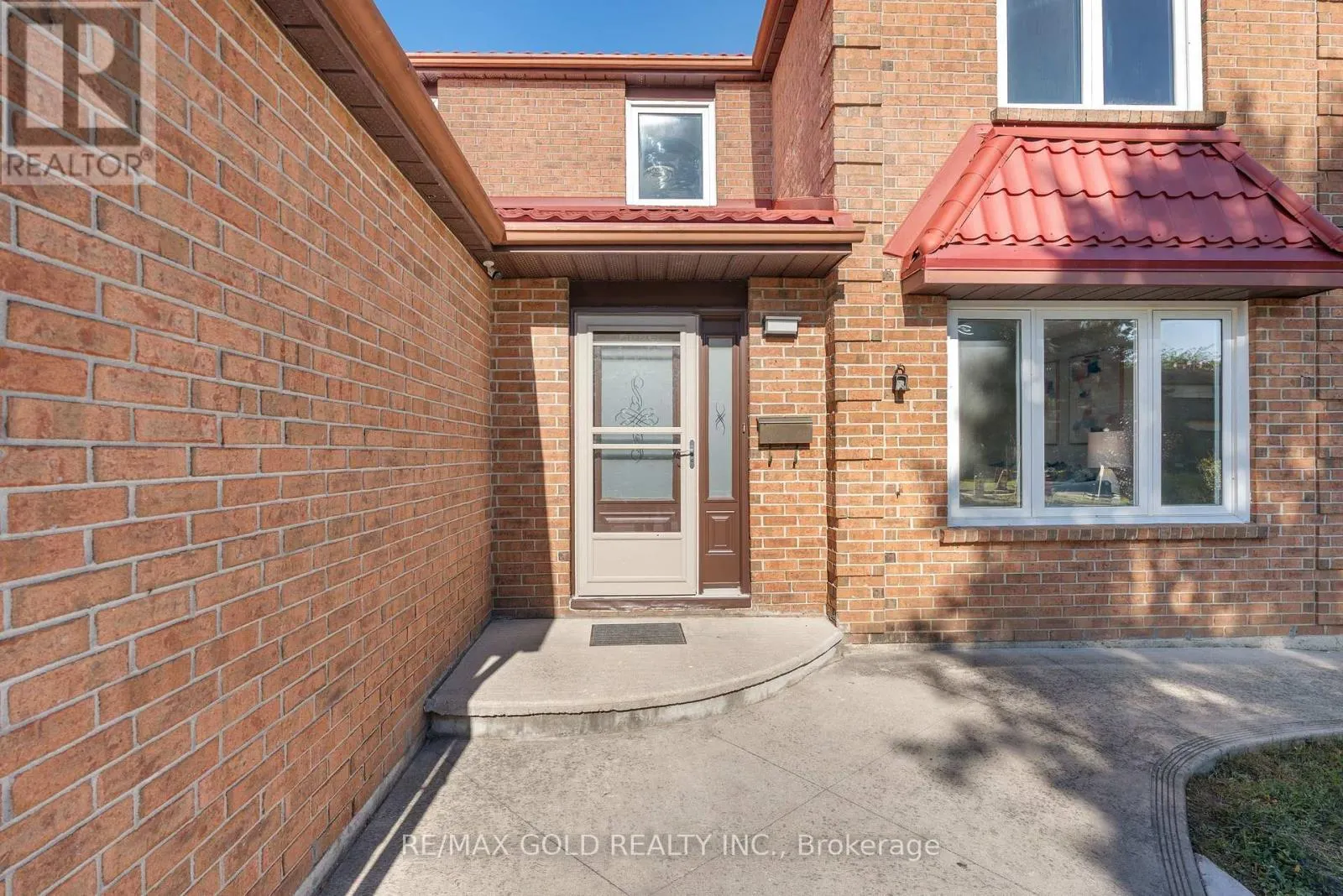 45 PARKSIDE DRIVE