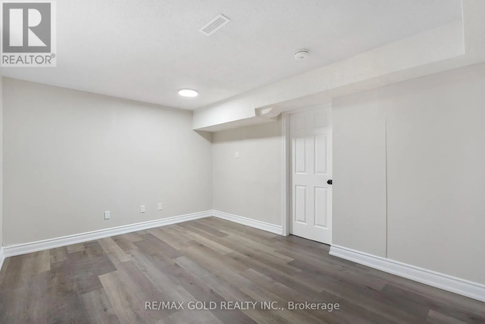 45 PARKSIDE DRIVE