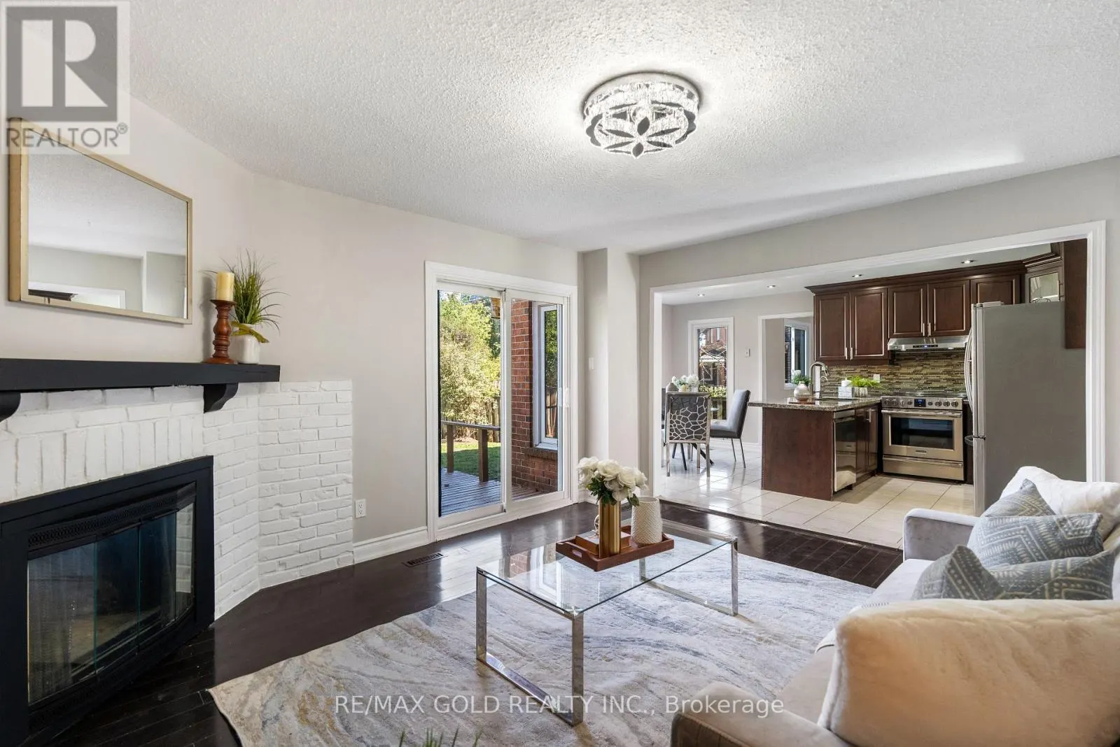 45 PARKSIDE DRIVE