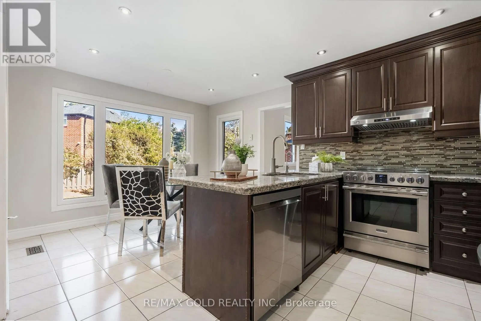 45 PARKSIDE DRIVE